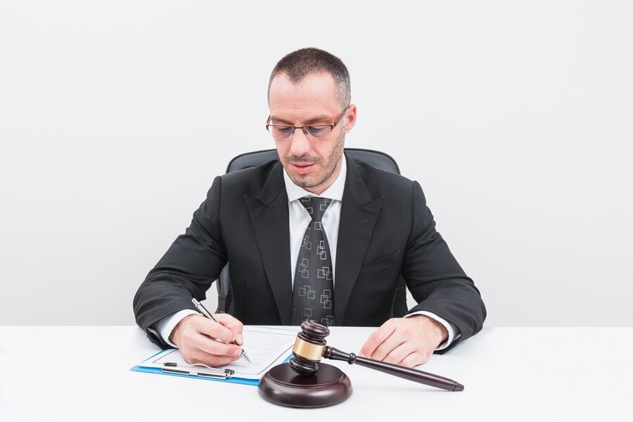 Your Guide to Hiring a CA Employer Defense Attorney for Wage and Hour Claims