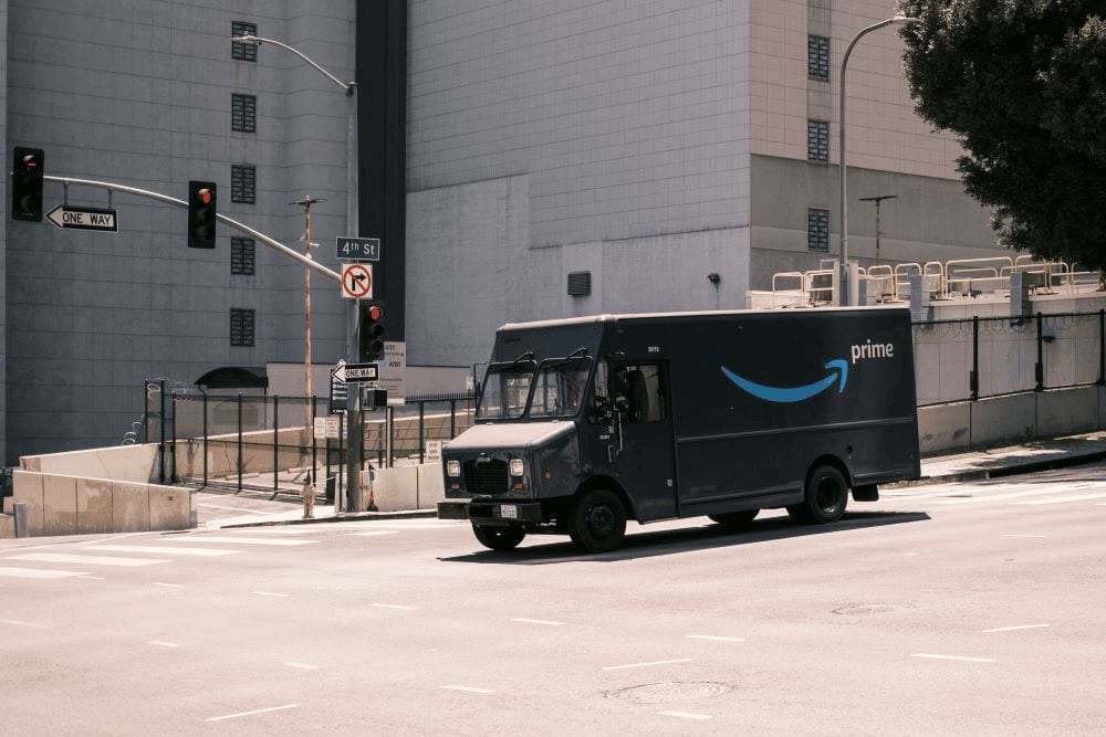 Amazon Truck Hit My Car: Who Do I Call for Swift Resolution?